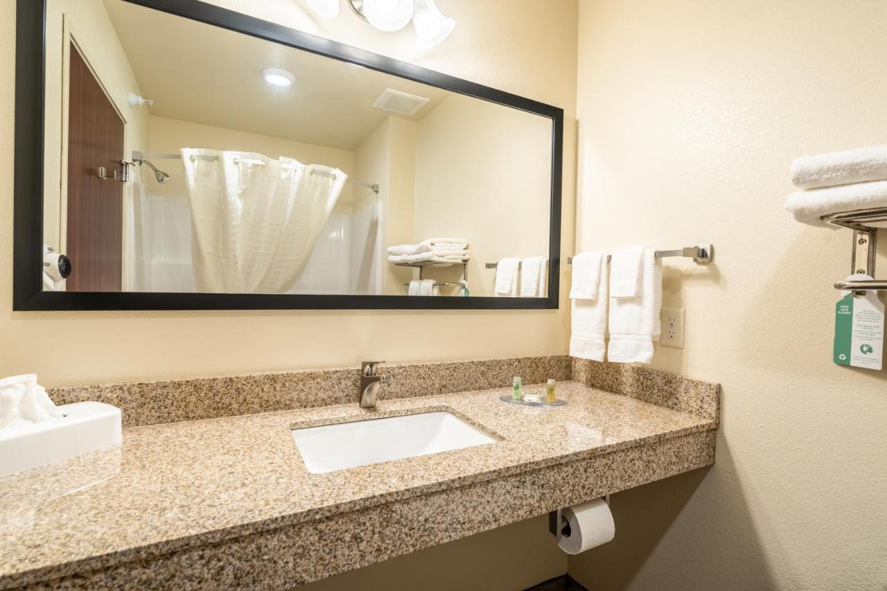 Cobblestone Inn & Suites - Kermit Ngoại thất bức ảnh