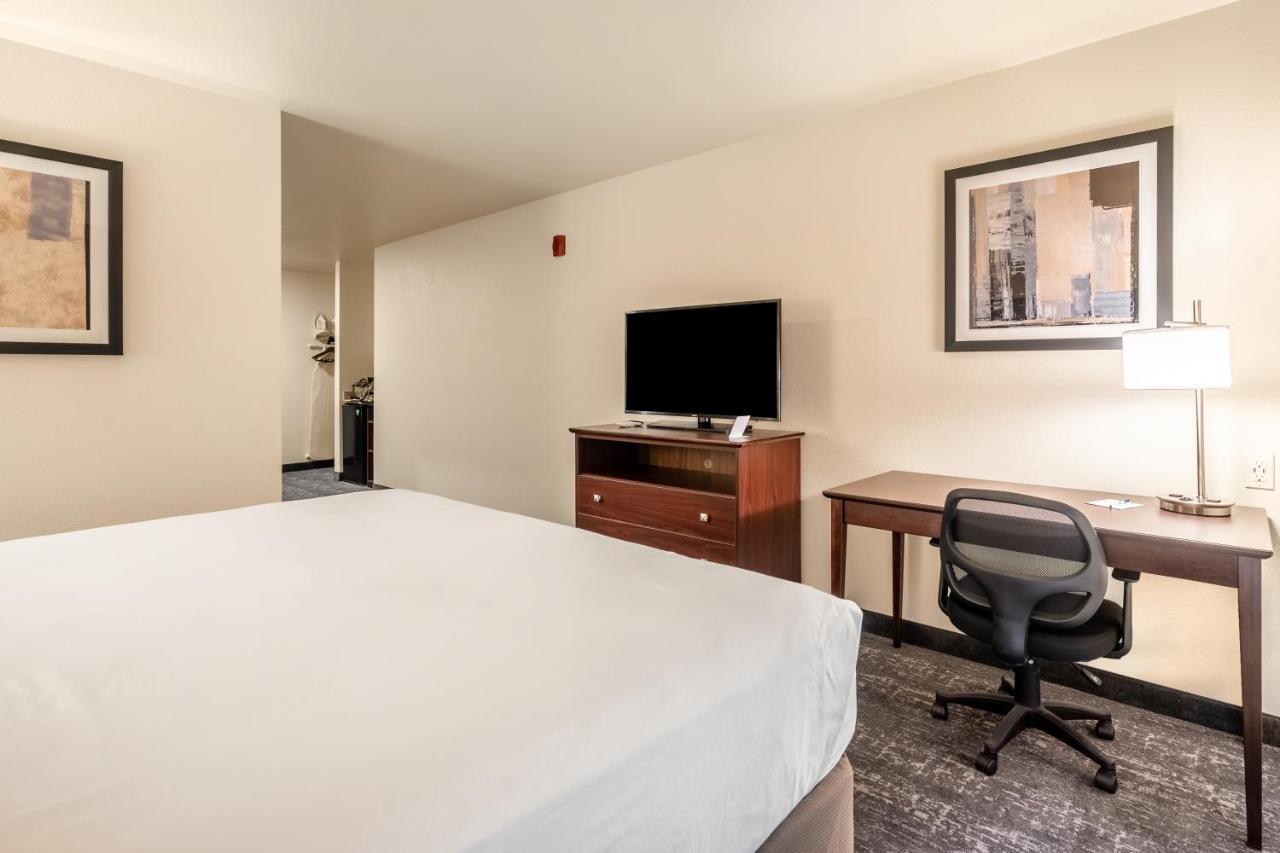 Cobblestone Inn & Suites - Kermit Ngoại thất bức ảnh